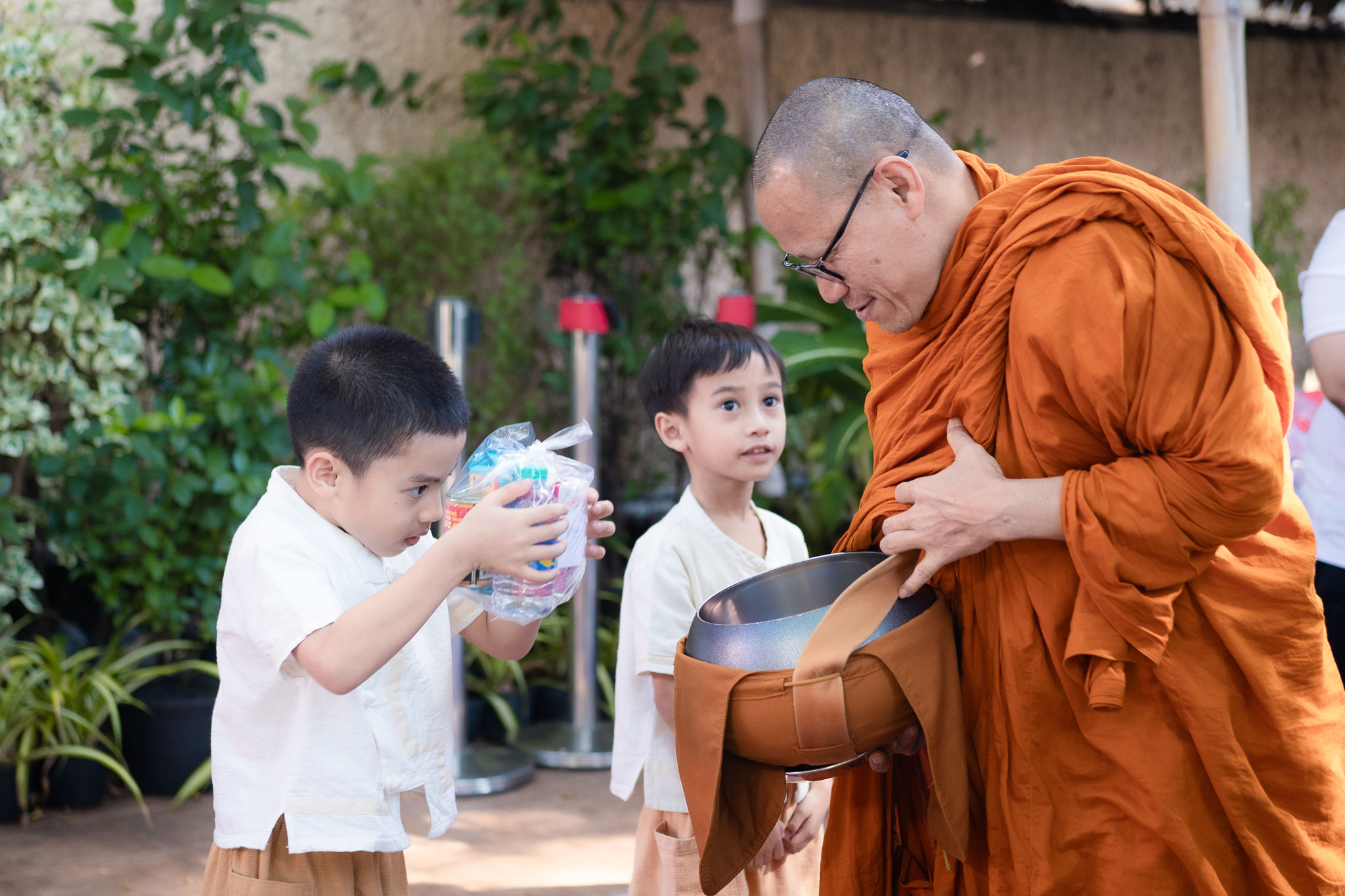 พิธีทำบุญตักบาตรเนื่องในศุภวารดิถีขึ้นปีใหม่ 2569